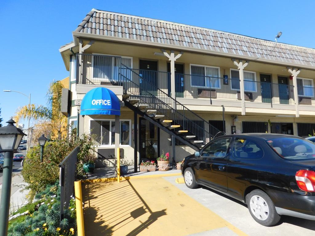 Continental Lodge Oakland Exterior photo
